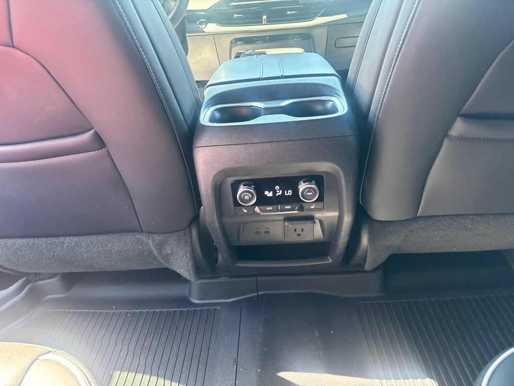 Used 2026 Buick Enclave Avenir w/ Super Cruise Package AWD/4WD image 34