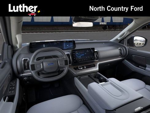 New 2026 Ford Expedition Max Platinum image 9