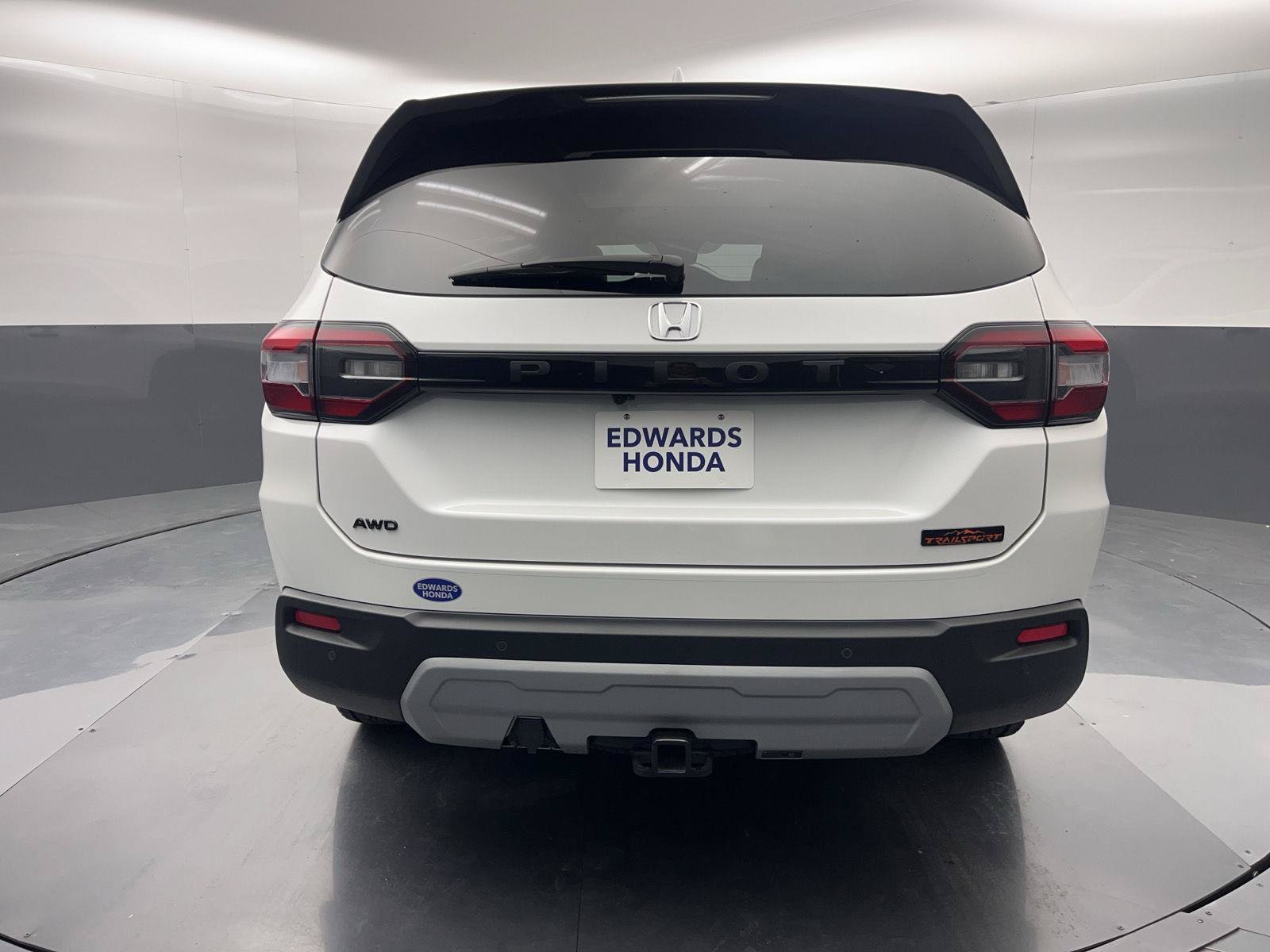 Certified 2025 Honda Pilot TrailSport image 37