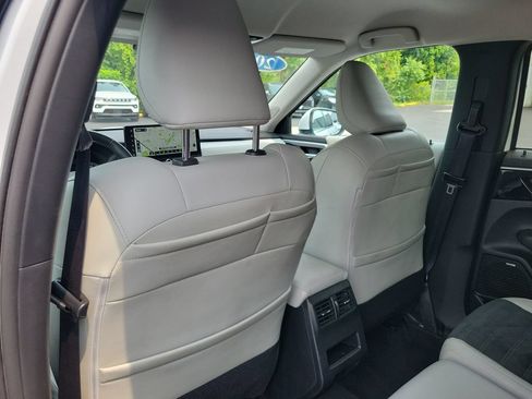 Used 2025 Mitsubishi Outlander SE AWD/4WD image 23
