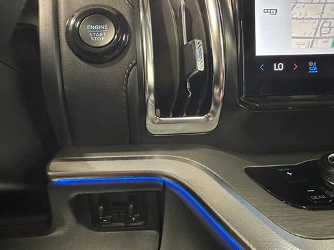 Used 2025 Ford Expedition Platinum AWD/4WD image 22