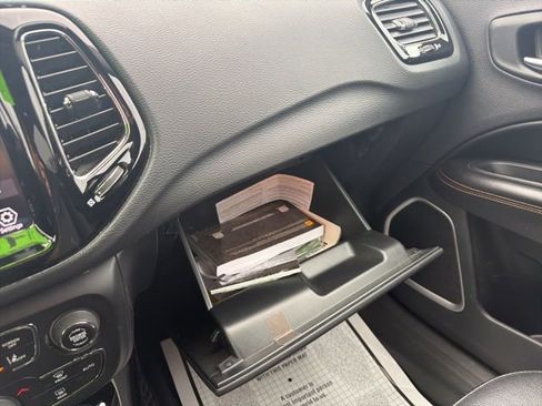 Used 2021 Jeep Compass Limited image 27