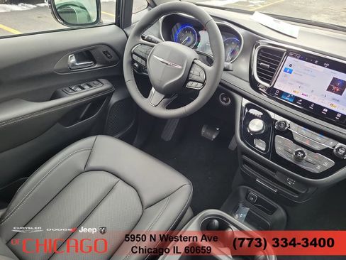 New 2026 Chrysler Pacifica Select w/ S Appearance Package FWD image 16