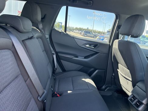 Used 2026 Chevrolet Equinox LT AWD/4WD image 12