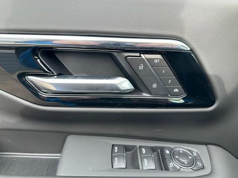 New 2026 Chevrolet Tahoe High Country AWD/4WD image 16