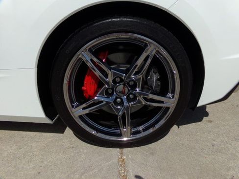 Used 2022 Chevrolet Corvette Stingray Preferred Cpe w/ Z51 Performance Package RWD image 9