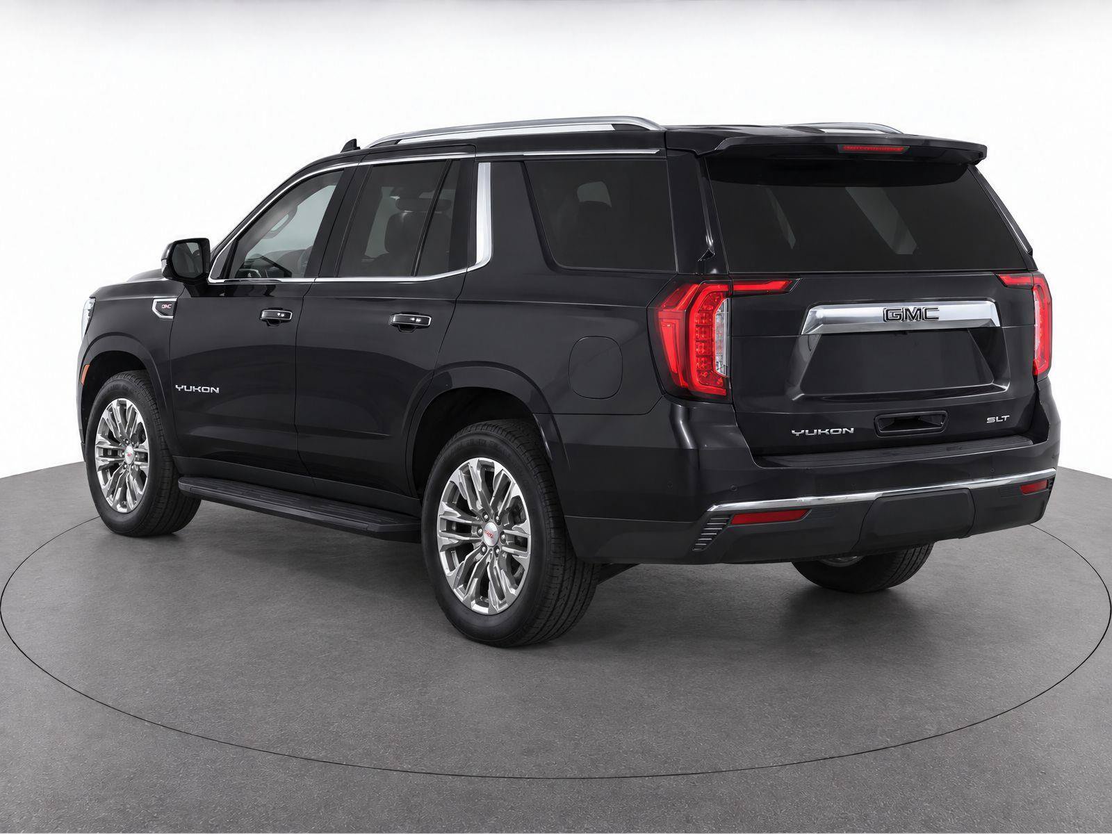 Used 2023 GMC Yukon SLT RWD image 3