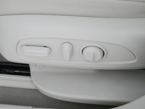 Used 2023 GMC Acadia Denali w/ Denali Ultimate Package image 20