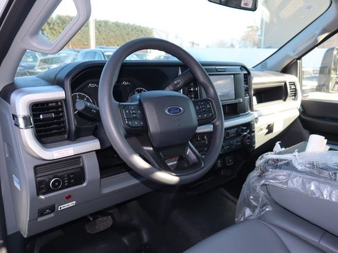 New 2025 Ford F350 XL w/ XL Chrome Package image 21