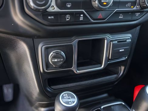 Used 2023 Jeep Wrangler Unlimited Sport AWD/4WD image 18