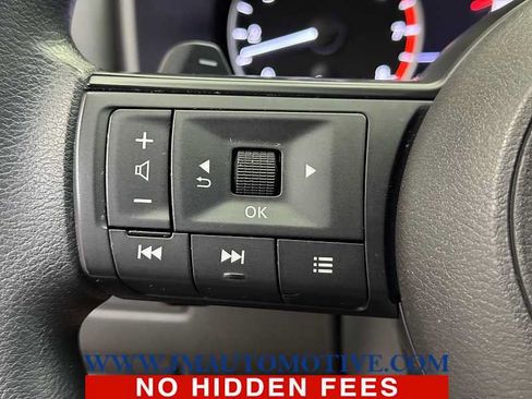 Used 2023 Nissan Rogue S AWD/4WD image 35