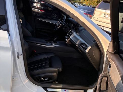 Used 2018 BMW 530i xDrive AWD/4WD image 19