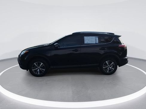 Used 2018 Toyota RAV4 XLE FWD image 5