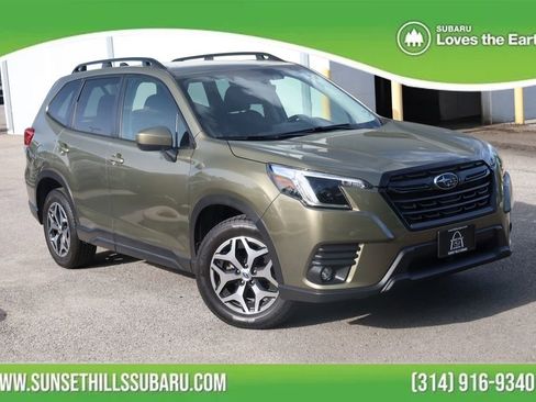 Used 2024 Subaru Forester Premium AWD/4WD image 1