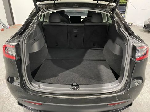 Used 2020 Tesla Model Y Performance image 8