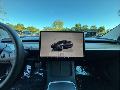 Used 2022 Tesla Model 3 Long Range image 11