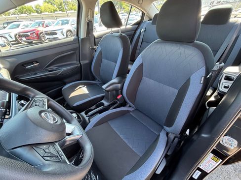 Used 2025 Nissan Versa SV FWD image 34