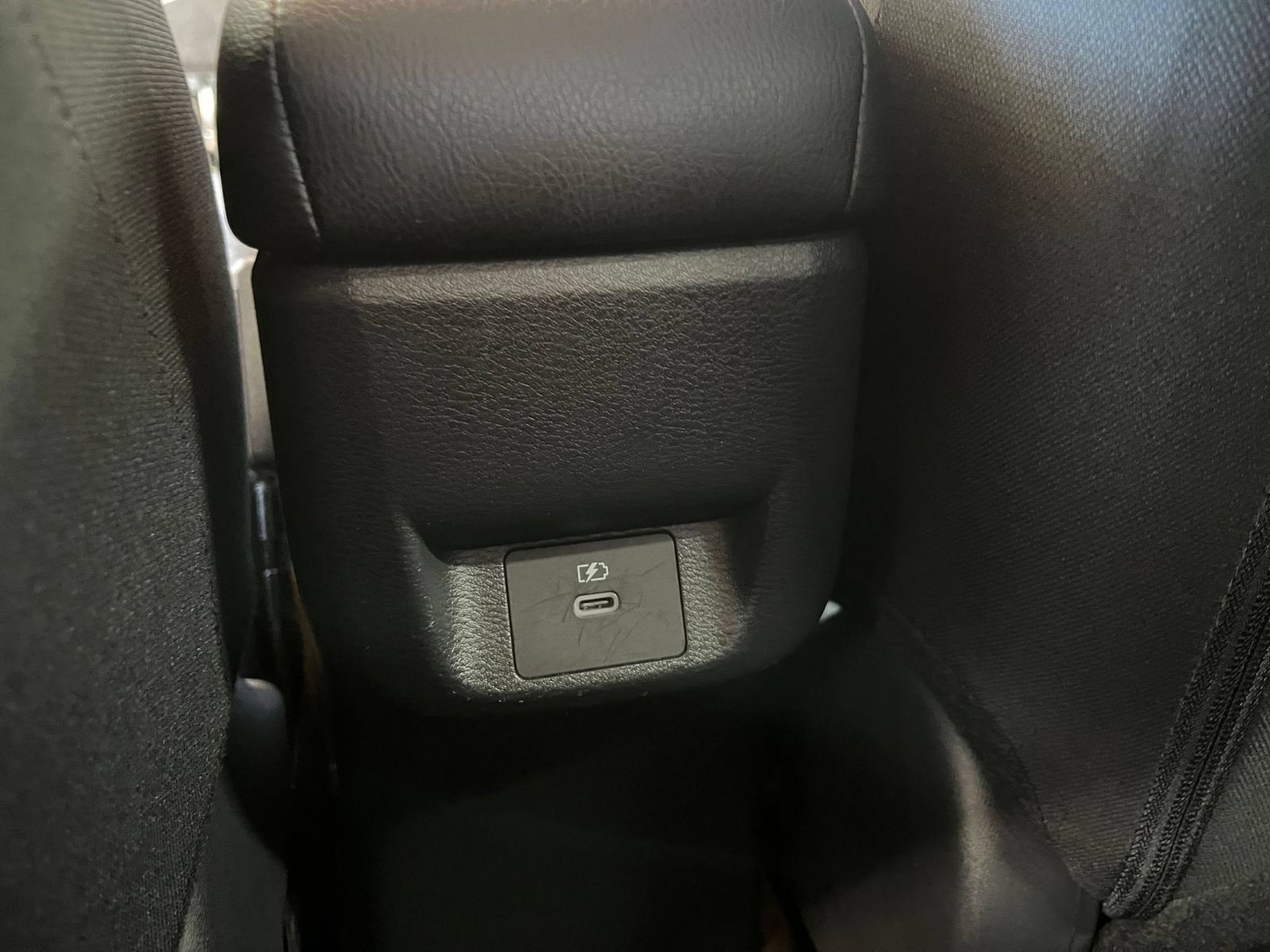Used 2025 Nissan Versa SV FWD image 22
