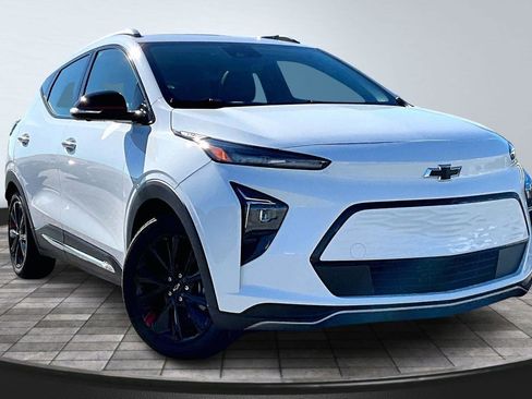 Used 2023 Chevrolet Bolt EUV Premier w/ Sun & Sound Package image 3