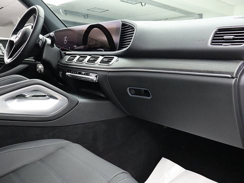 Used 2024 Mercedes-Benz GLE 580 4MATIC w/ Night Package image 42