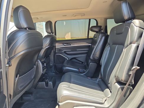 Used 2021 Jeep Grand Cherokee L Limited AWD/4WD image 16