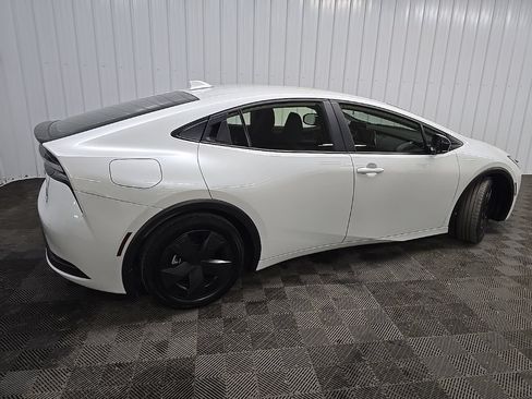 Used 2024 Toyota Prius Prime FWD image 3