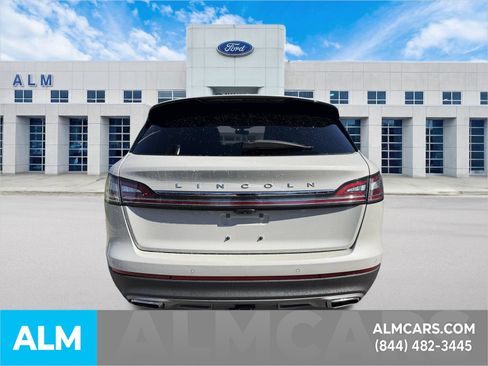 Used 2023 Lincoln Nautilus Reserve w/ Luxury Package AWD/4WD image 8