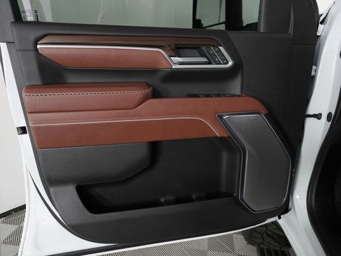 Used 2025 GMC Sierra 3500 Denali Ultimate image 15