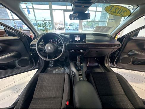 Used 2023 Honda HR-V LX image 17