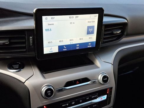 Used 2023 Ford Explorer XLT image 18