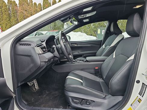 Used 2025 Toyota Camry SE image 14