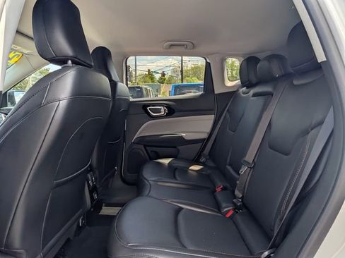 Used 2022 Jeep Compass Limited AWD/4WD image 17