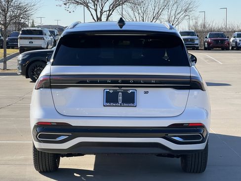 New 2026 Lincoln Nautilus Reserve image 8