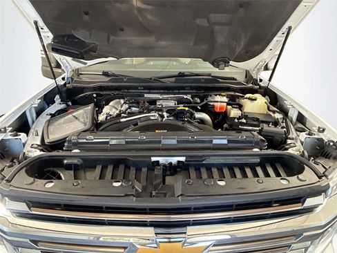 Used 2023 Chevrolet Silverado 2500 High Country AWD/4WD image 31