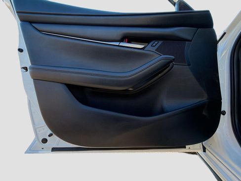 Used 2023 MAZDA MAZDA3 s image 20