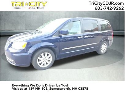 Used 2014 Chrysler Town & Country Touring w/ Driver Convenience Group