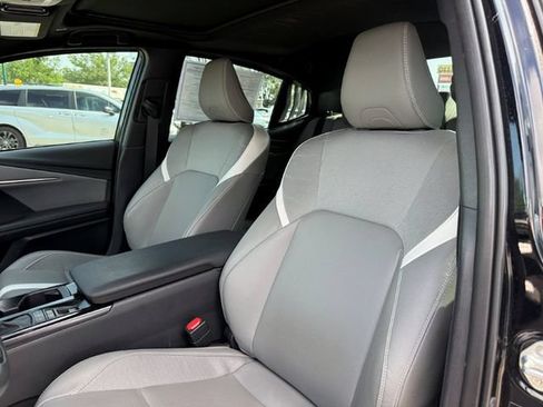 Used 2025 Toyota Camry SE w/ Convenience Package FWD image 14