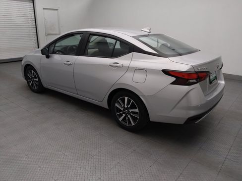Used 2021 Nissan Versa SV FWD image 3