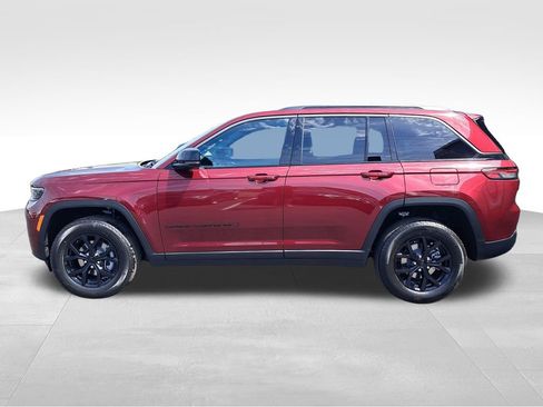 New 2026 Jeep Grand Cherokee Altitude AWD/4WD image 2