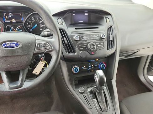 Used 2016 Ford Focus SE image 23