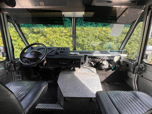 Used 2014 Ford E-350 and Econoline 350 Super Duty w/ A/C Prep Package image 21