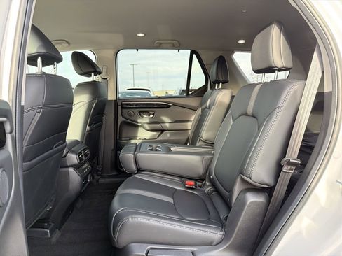 Used 2025 Honda Pilot EX-L image 14