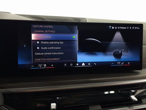 Used 2025 BMW X6 xDrive40i w/ Executive Package image 31