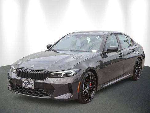 Used 2023 BMW 330i Sedan w/ M Sport Package RWD image 3