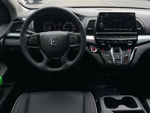 New 2026 Honda Odyssey Touring image 11