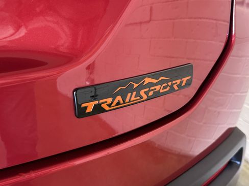 Used 2025 Honda Pilot TrailSport image 14