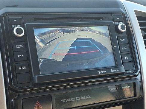 Used 2015 Toyota Tacoma PreRunner image 16