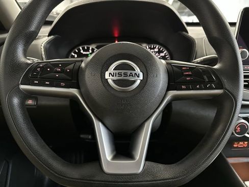 Used 2022 Nissan Altima 2.5 SV image 14