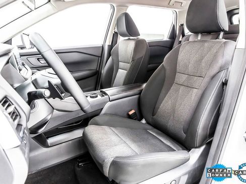 Used 2025 Nissan Rogue SV image 27