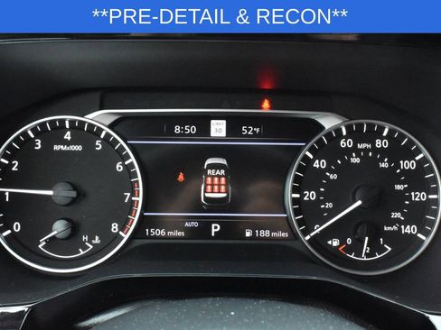 Used 2025 Nissan Pathfinder SL AWD/4WD image 8